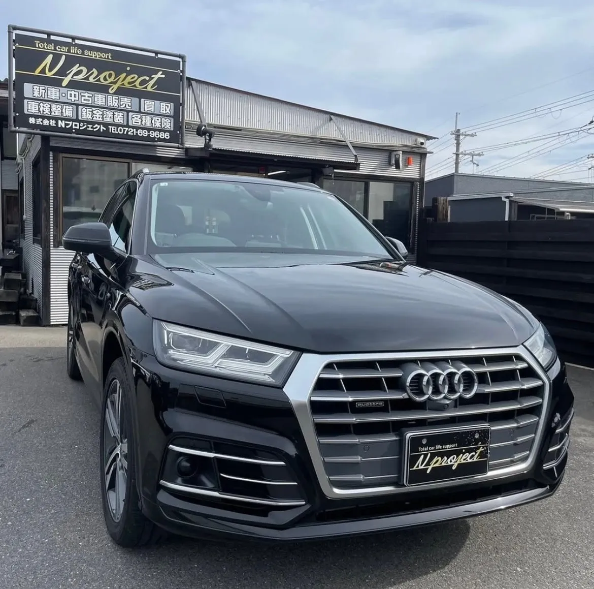 アウディ　Q5   外車　人気車　ガリ傷　凹み　事故　修理　交換　鈑金塗装　河内長野　狭山　富田林　南大阪　自社整備工場　Nプロジェクト