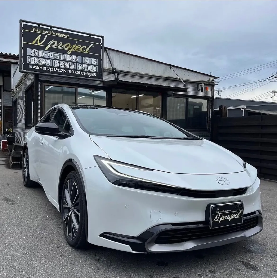 プリウス　TOYOTA  人気車　事故　修理　鈑金　塗装　交換　凹み　ガリ傷　河内長野　狭山　富田林　南大阪　自社整備工場　Nプロジェクト