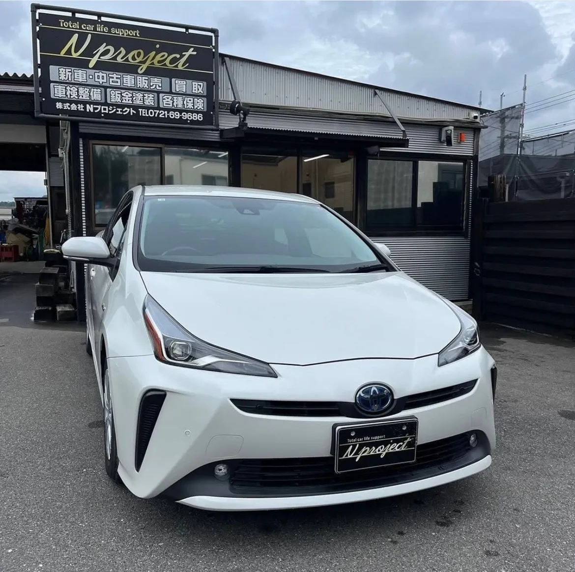 プリウス　TOYOTA  人気車　事故　修理　鈑金　塗装　交換　凹み　ガリ傷　河内長野　狭山　富田林　南大阪　自社整備工場　Nプロジェクト