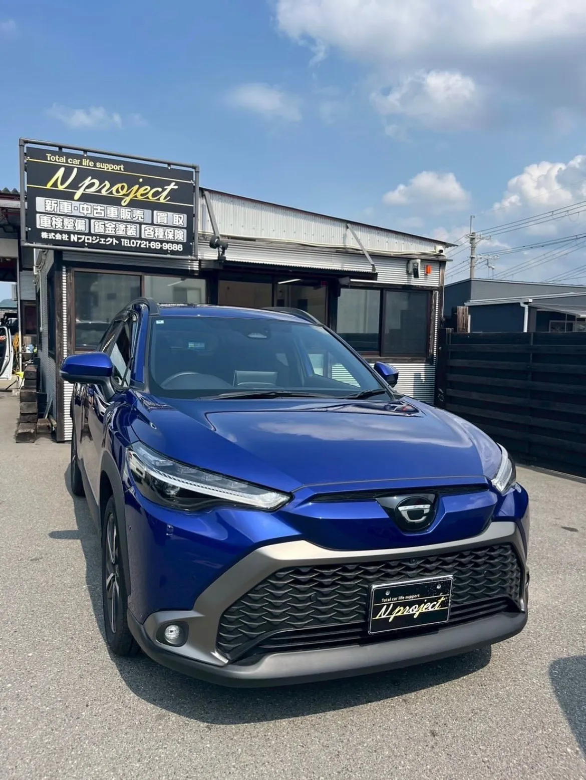 カローラクロス　ガリ傷　凹み　事故　交換　修理　鈑金塗装　河内長野　狭山　富田林　南大阪　自社整備工場　Nプロジェクト