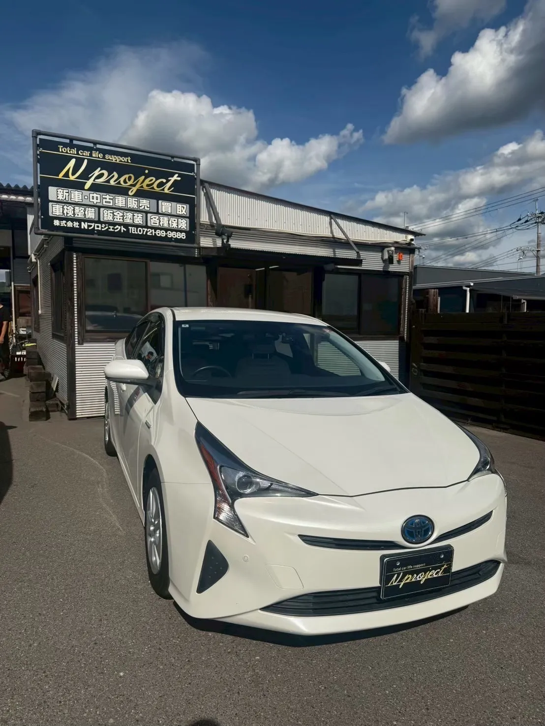 プリウス　TOYOTA  人気車　事故　修理　鈑金　塗装　交換　凹み　ガリ傷　河内長野　狭山　富田林　南大阪　自社整備工場　Nプロジェクト