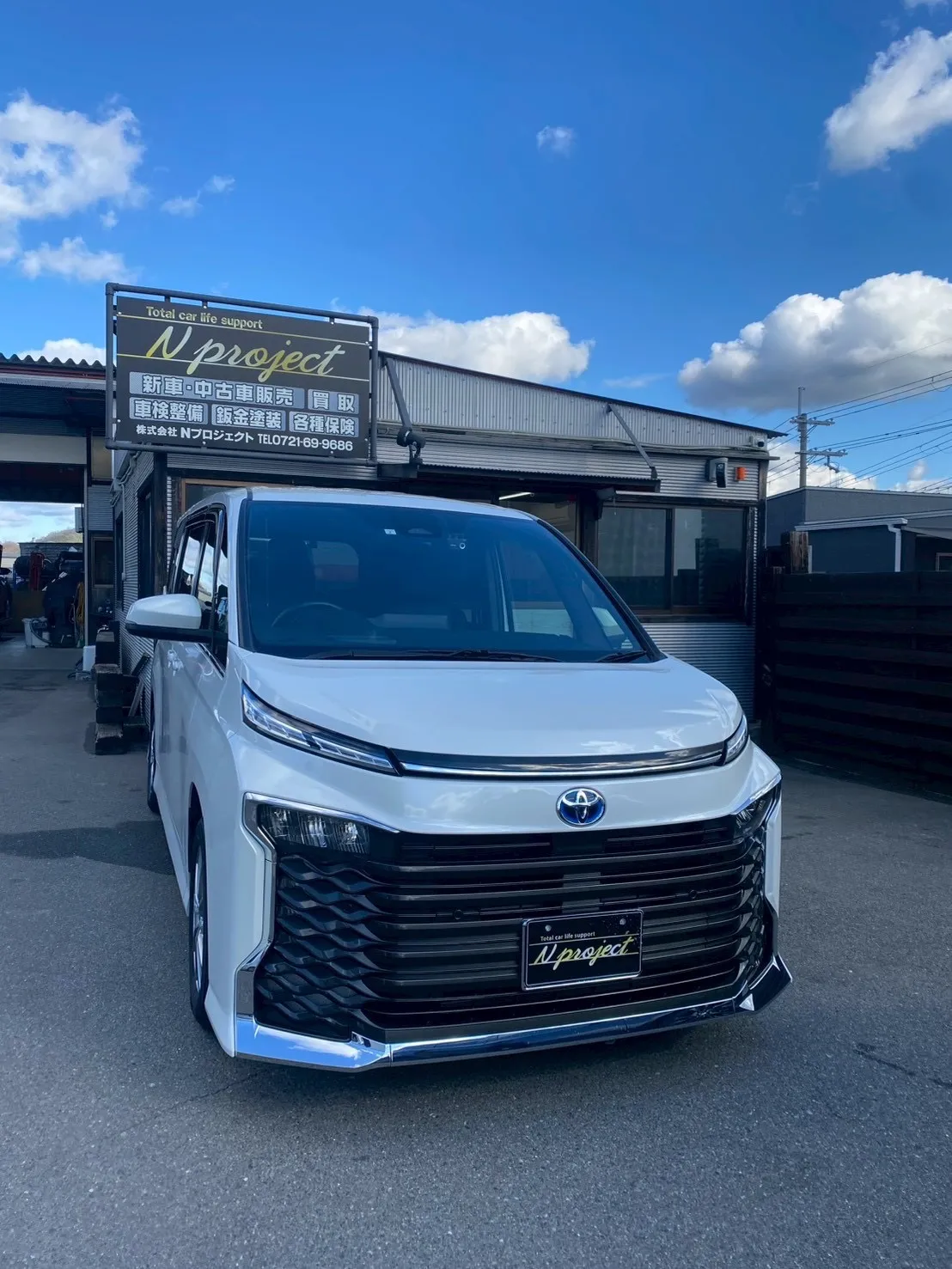 ヴォクシー　TOYOTA  ガリ傷　凹み　事故　交換　修理　鈑金塗装　河内長野　富田林　狭山　南大阪　自社整備工場