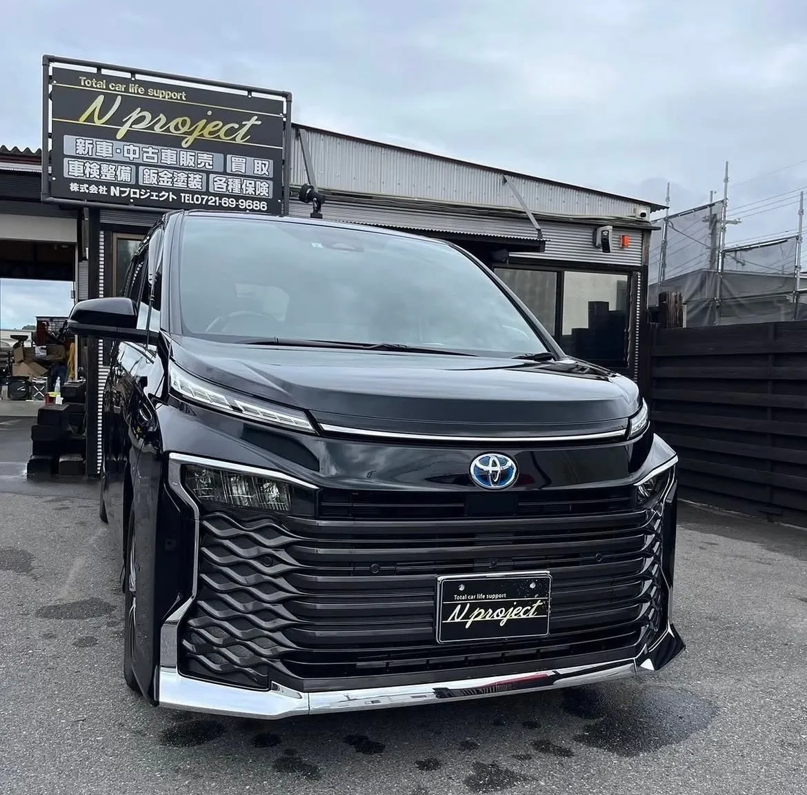 ヴォクシー　ガリ傷　凹み　事故　交換　修理　保険　点検　鈑金塗装　河内長野　富田林　狭山　南大阪　自社整備工場