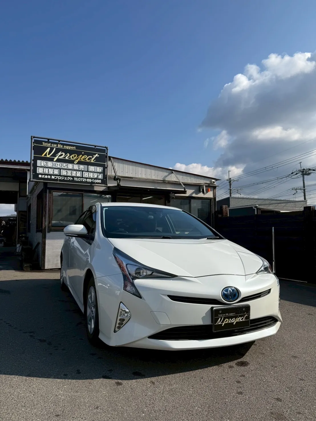 プリウス　TOYOTA  人気車　事故　修理　鈑金　塗装　交換　凹み　ガリ傷　河内長野　狭山　富田林　南大阪　自社整備工場　Nプロジェクト