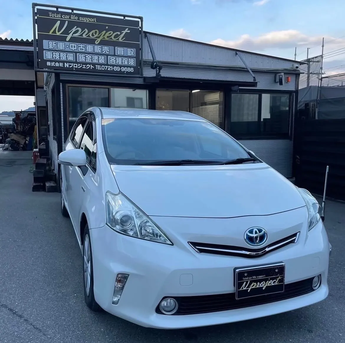 プリウスa　TOYOTA  人気車　事故　修理　鈑金　塗装　交換　凹み　ガリ傷　河内長野　狭山　富田林　南大阪　自社整備工場　Nプロジェクト